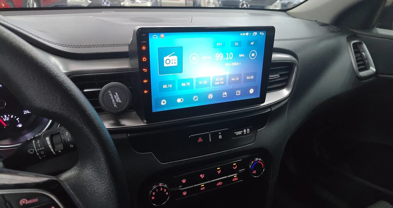 Kia Ceed cena 52800 przebieg: 119000, rok produkcji 2019 z Ślesin małe 379